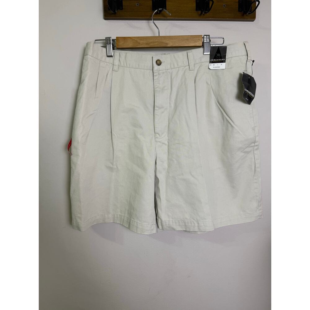 NWT Men’s Light Grey “Stone” Consenus Pleated Shorts W36